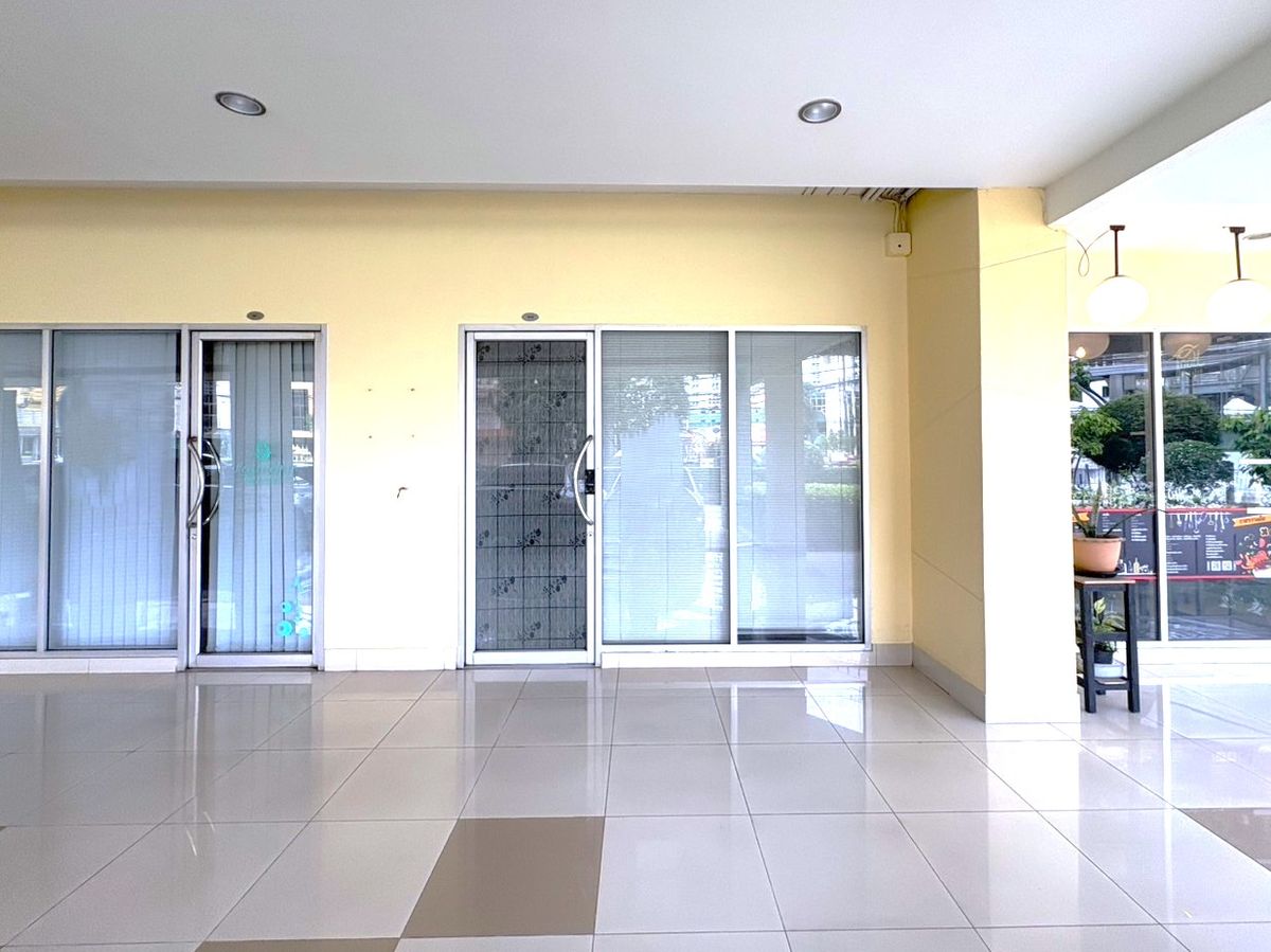 For RentRetail SpaceThaphra, Talat Phlu, Wutthakat : 9635♛ Rental Shop ♙ City Home, Tha Phra Intersection, ♜MRT, Tha Phra ∞099-5919653,065-9423251🜲Line@surreside