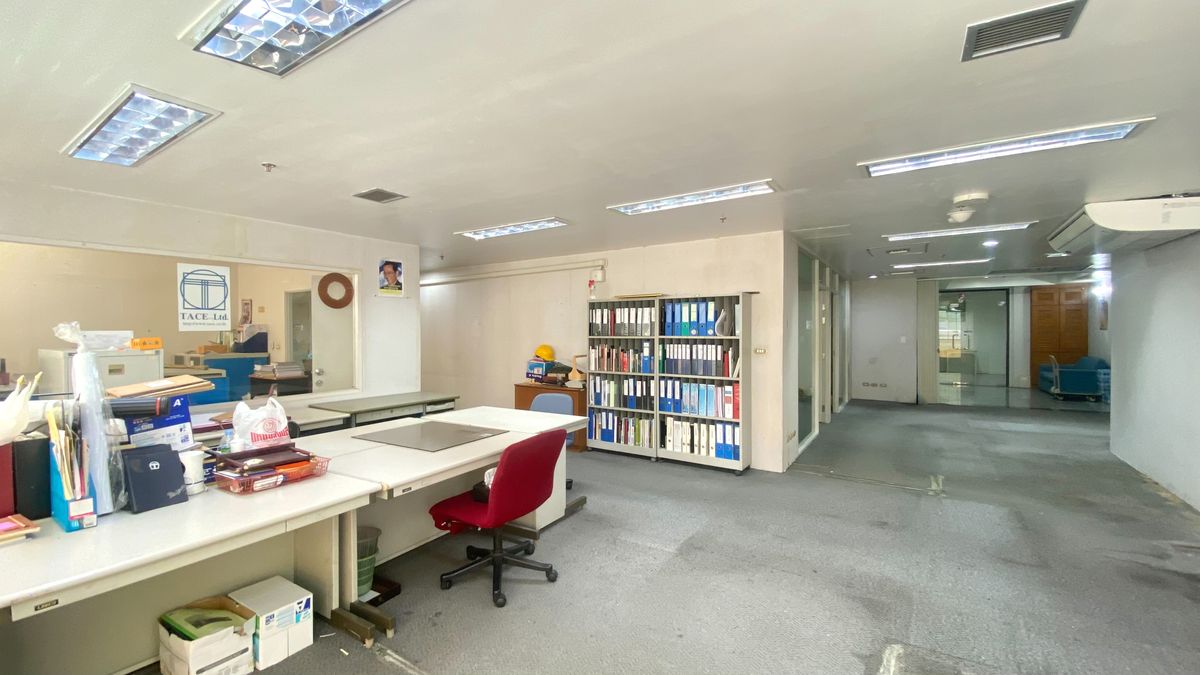 ให้เช่าสำนักงานราชเทวี พญาไท :  สำนักงาน 150 ตรม. อาคารพญาไทเพลส ใกล้ BTS พญาไท นัดชม 098-654-2399