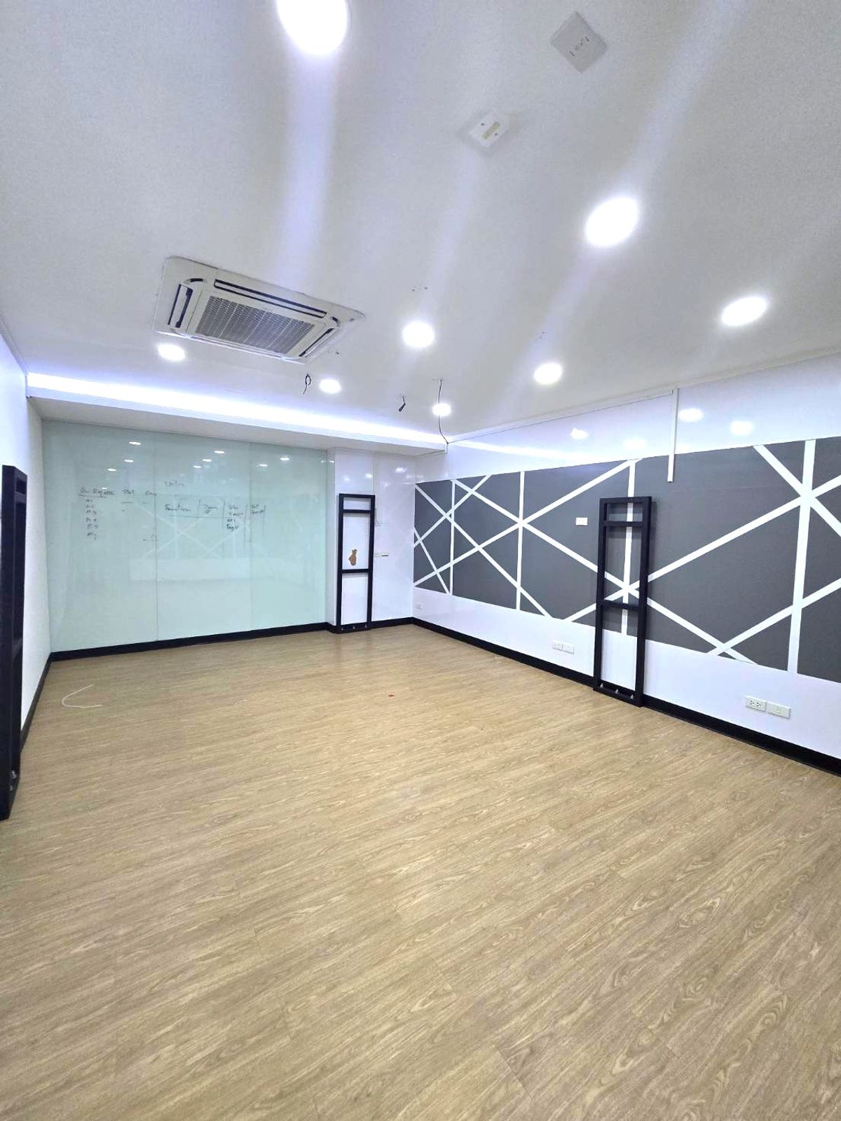 ให้เช่าสำนักงานรัชดา ห้วยขวาง : HK0595♛ให้เช่า อาคารสำนักงาน ⚝รัชดา-ห้วยขวาง♜MRTห้วยขวาง∞099-5919653,065-9423251▚Line@newnormal