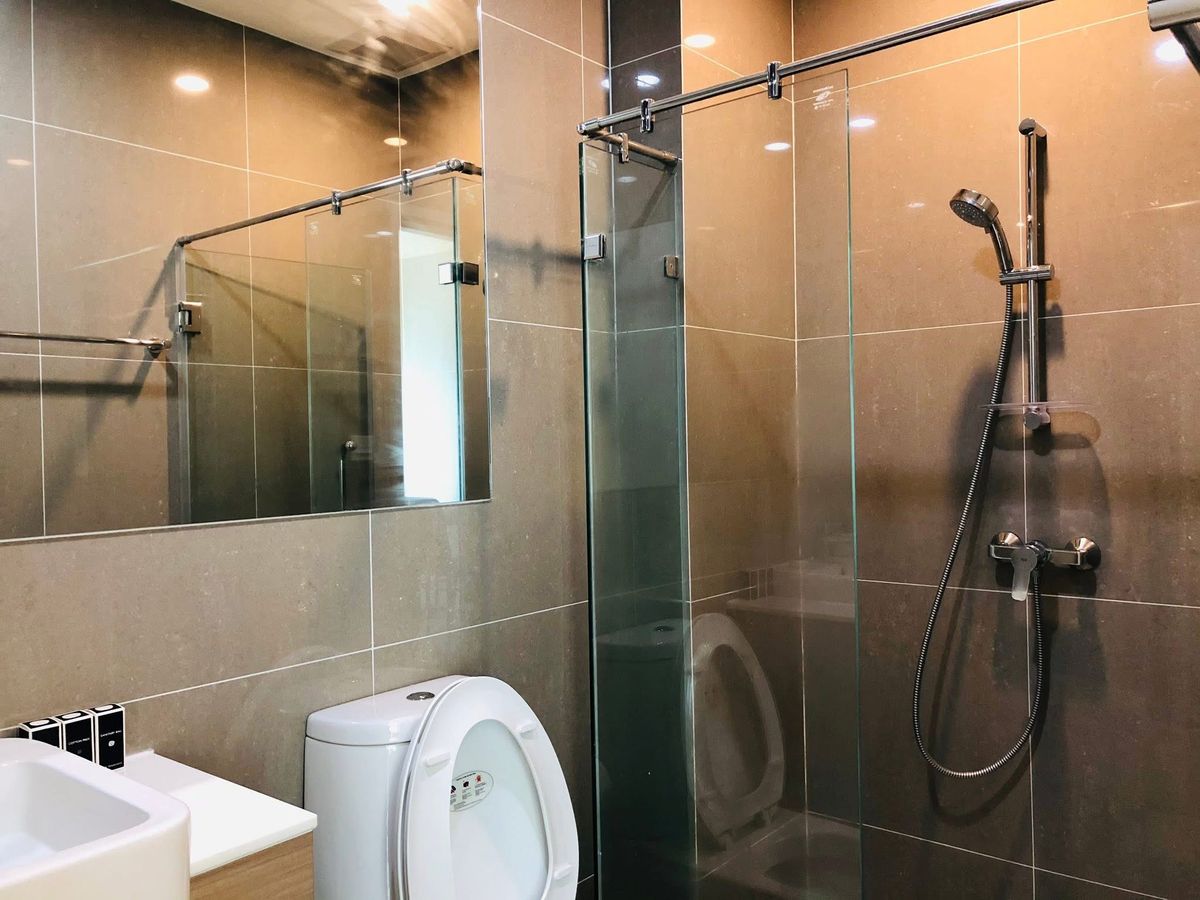 For RentCondoRatchadapisek, Huaikwang, Suttisan : For rent 📍 Noble Revolve Ratchada 2 📍 2 bedrooms, 2 bathrooms, fully furnished and equipped, near MRT Cultural Center