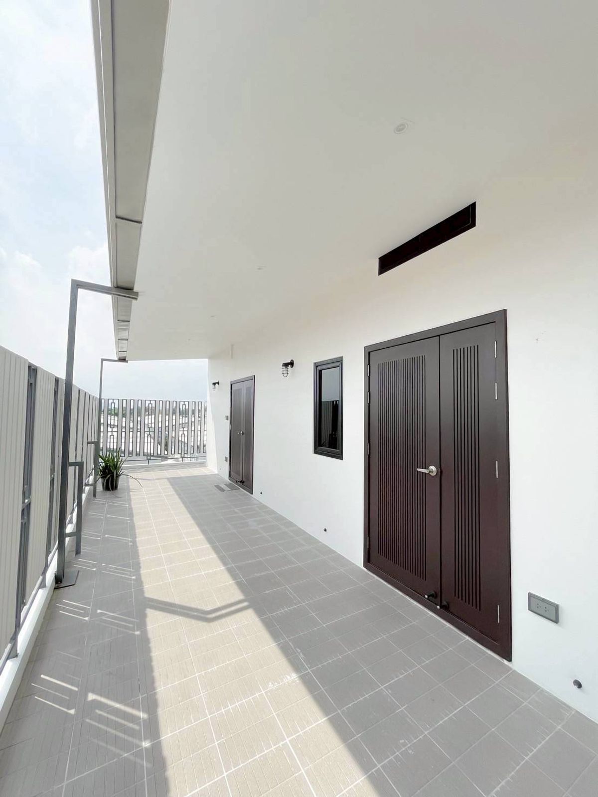 TownhomePattanakan, Srinakarin : Sell/rent 3 -story townhome near Laem Thong athletes New renovated house (N.1874)