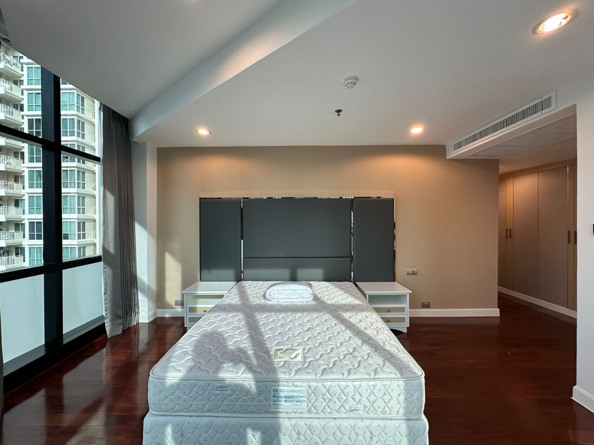 ให้เช่าคอนโดสุขุมวิท อโศก ทองหล่อ : Family unit in Thonglor for rent!✨ 3+1 bedroom fully furnished 285 sq.m near BTS Thonglor Tel.086-369-2224