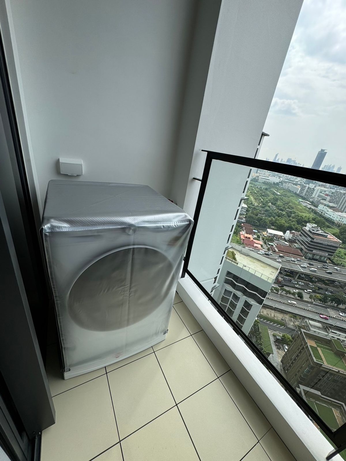 ให้เช่าคอนโดพระราม 9 เพชรบุรีตัดใหม่ RCA : 🏢 ให้เช่า Landmark @MRTA Station (Siamese พระราม 9) | Duplex 1 ห้องนอน 2 ห้องน้ำ | 46 ตร.ม. ชั้น 19 อาคาร B | 26,000 บาท/เดือน Line: @323gqmho  | Ref: T2040