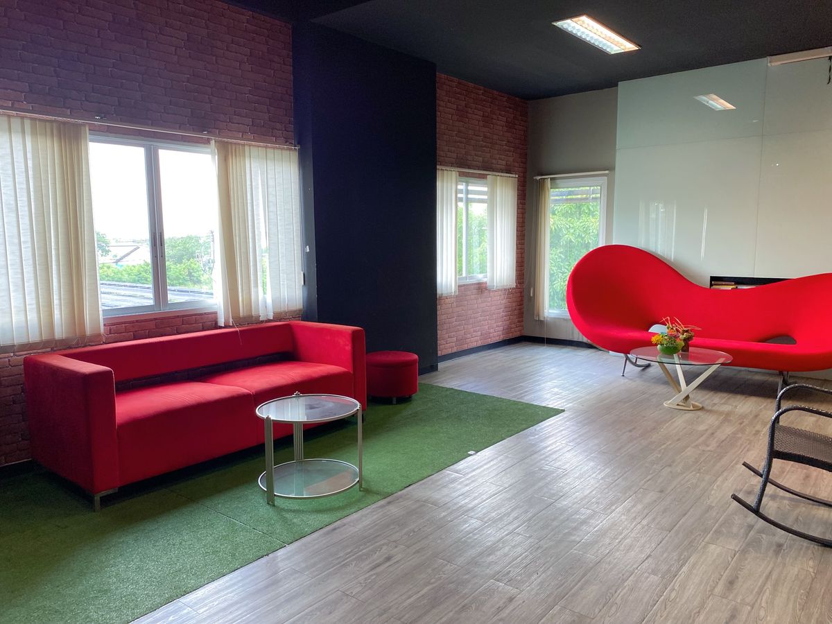 ให้เช่าสำนักงานปทุมธานี รังสิต ธรรมศาสตร์ : อาคารสำนักงาน/สตูดิโออัดรายการให้เช่า มีบ้านพักอาศัย 2 ชั้น - ลำลูกกา ปทุมธานี , 3 ไร่  เหมาะทำโฮมออฟฟิศ, สตูดิโอถ่ายรายการ