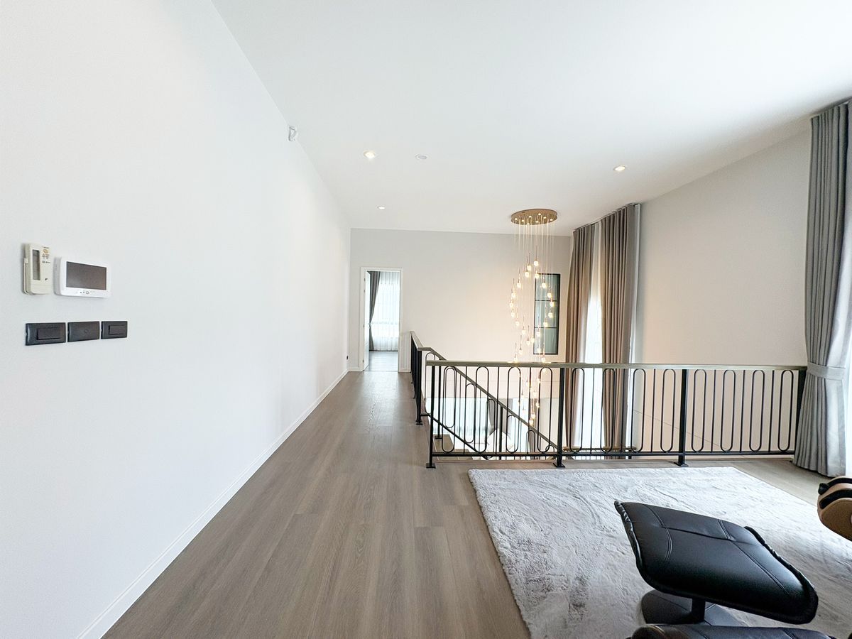 บ้านบางนา แบริ่ง ลาซาล : ✨บ้านเดี่ยวหรู 2 ชั้น ใกล้คลับเฮาส์ เศรษฐสิริ บางนา กม.10 | แสนสิริ✨