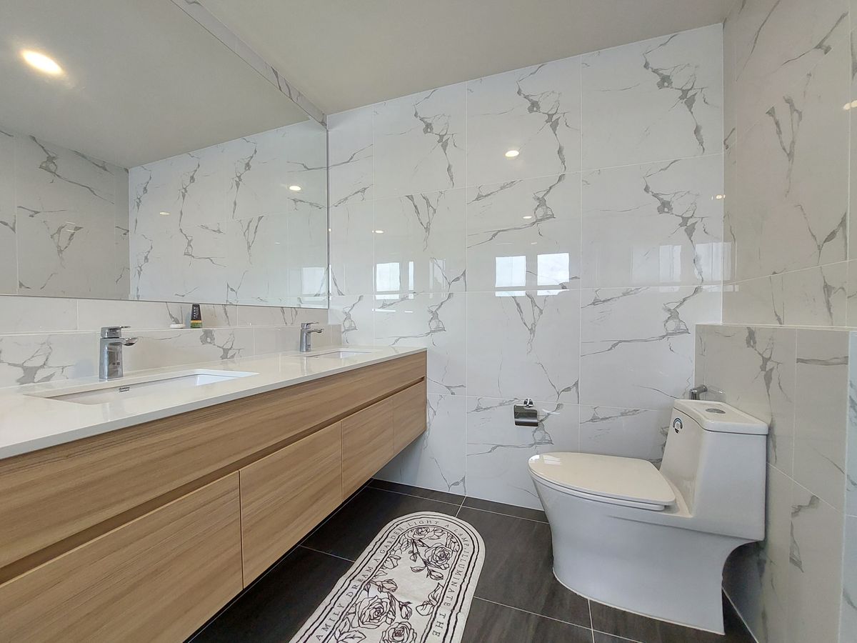 For SaleHouseBangna, Bearing, Lasalle : For Sale with Tenant | Centro Bangna | High Rental Yield