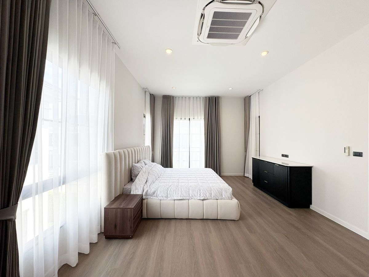 บ้านบางนา แบริ่ง ลาซาล : ✨บ้านเดี่ยวหรู 2 ชั้น ใกล้คลับเฮาส์ เศรษฐสิริ บางนา กม.10 | แสนสิริ✨