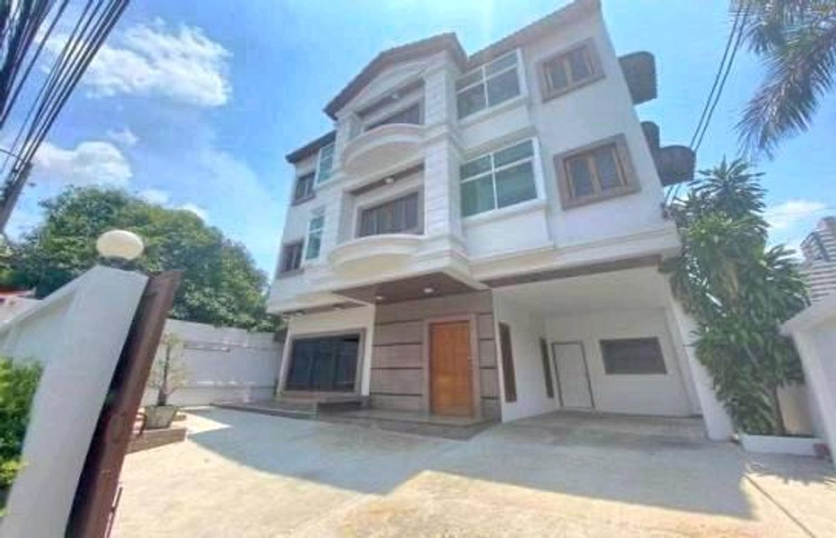 For RentHouseSukhumvit, Asoke, Thonglor : 🔥🔥บ้านนอกโครงการ ปรีดี เอกมัย💰💰💰💚💚💚
