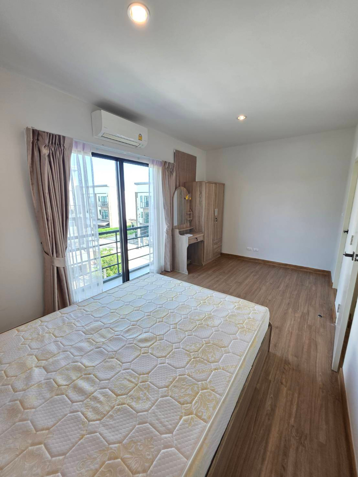 ขายทาวน์โฮมอ่อนนุช อุดมสุข : ใกล้รถไฟฟ้า สายสีเหลือง สถานีศรีนุช