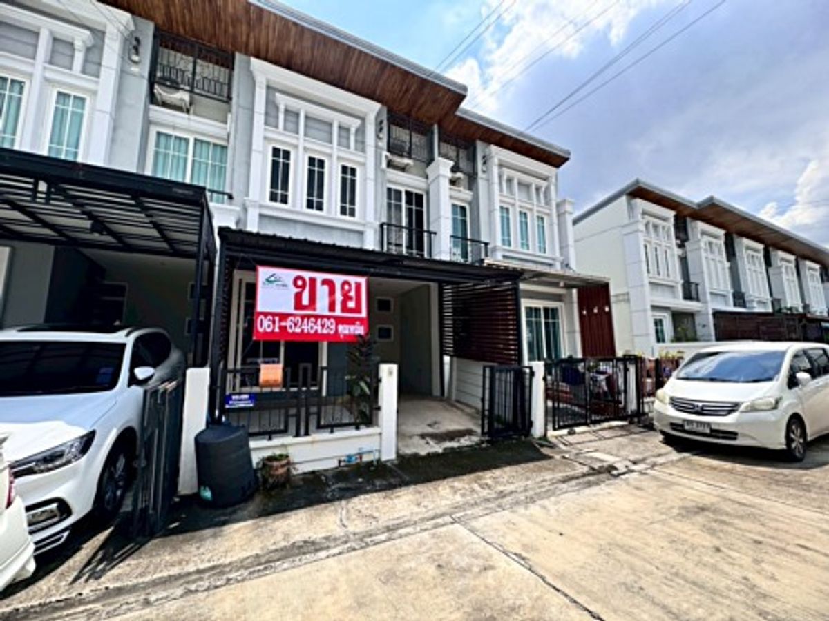 For SaleTownhomeKaset Nawamin,Ladplakao : Golden Town 3 Townhome for sale, Lat Phrao - Kaset Nawamin Near the Mall Bangkapi (N.1877)