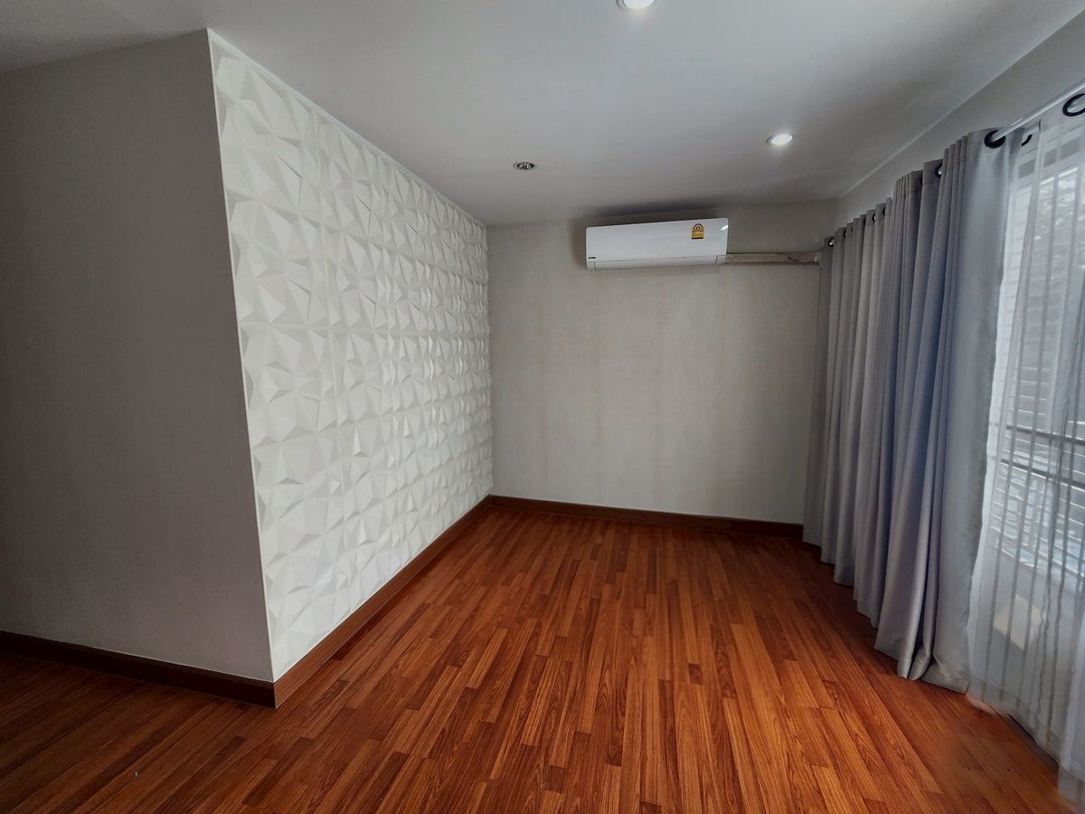 ทาวน์โฮมนวมินทร์ รามอินทรา : ขาย/ให้เช่า โฮมออฟฟิศเสนาทาวน์ นวมินทร์ 3 ชั้น ขนาด 23.6 ตร.ว.