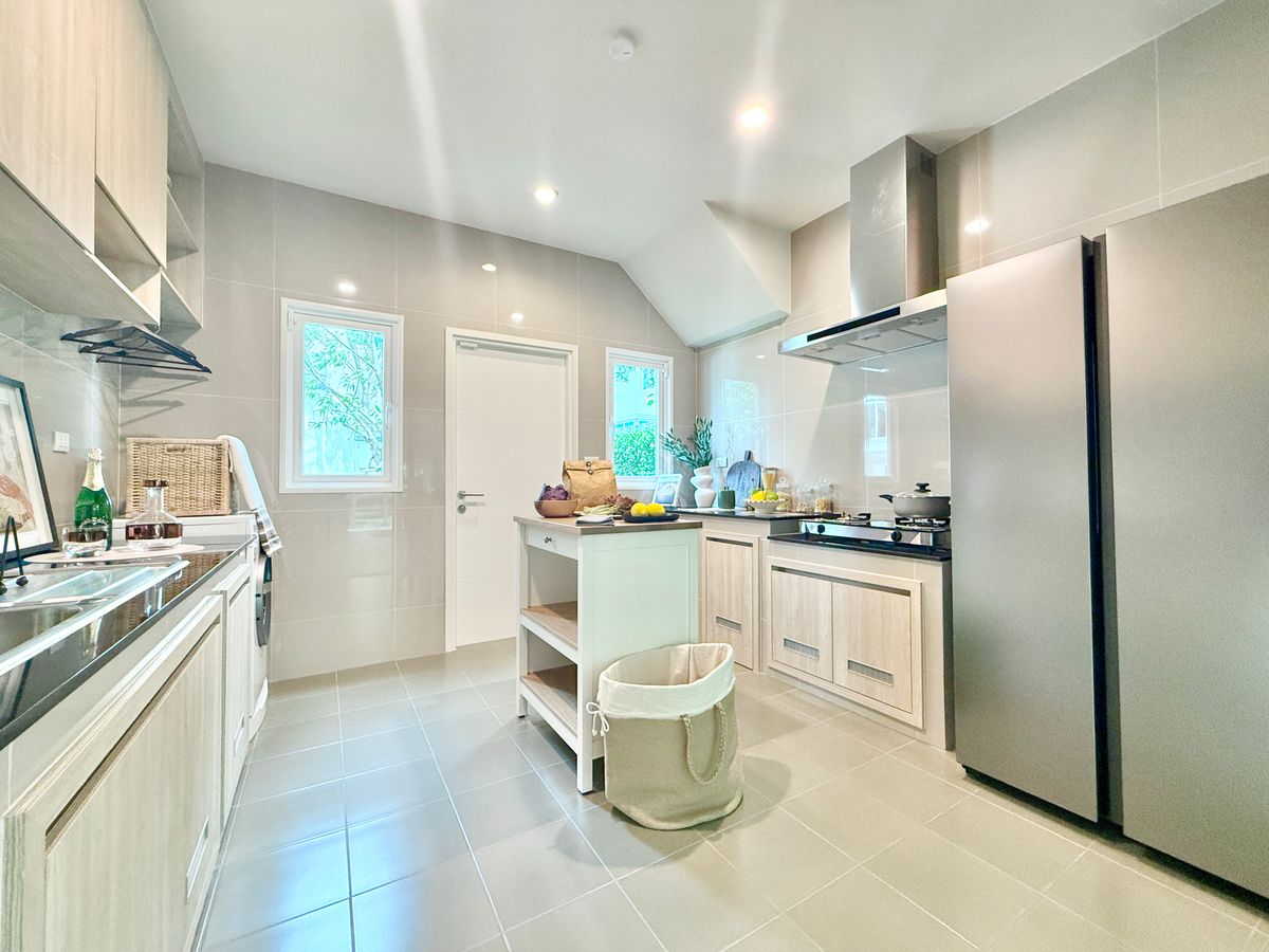 ขายบ้านนวมินทร์ รามอินทรา : Saransiri Chatuchot ส่วนกลางใหญ่กว่า 6 ไร่ บ้านเดี่ยว 3–4 นอน เริ่ม 7.99 ลบ. 📞 092-690-5445 เปิดจองรอบ Presale 4–5 ต.ค. นี้เท่านั้น 