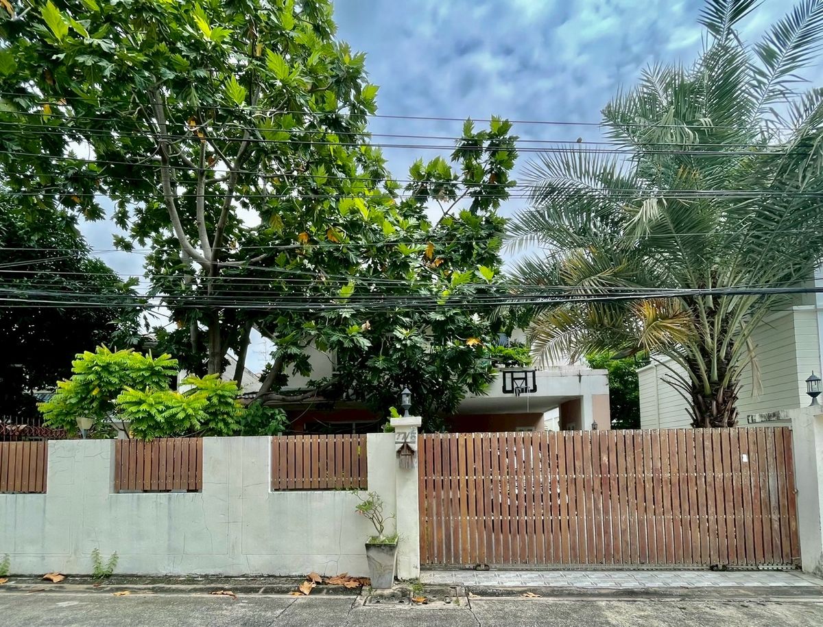 ขายบ้านสะพานควาย จตุจักร : ขายบ้านเดี่ยว 2 ชั้น พร้อมอยู่ ทำเลทองย่านประชาชื่น ซอยประวิทย์และเพื่อน