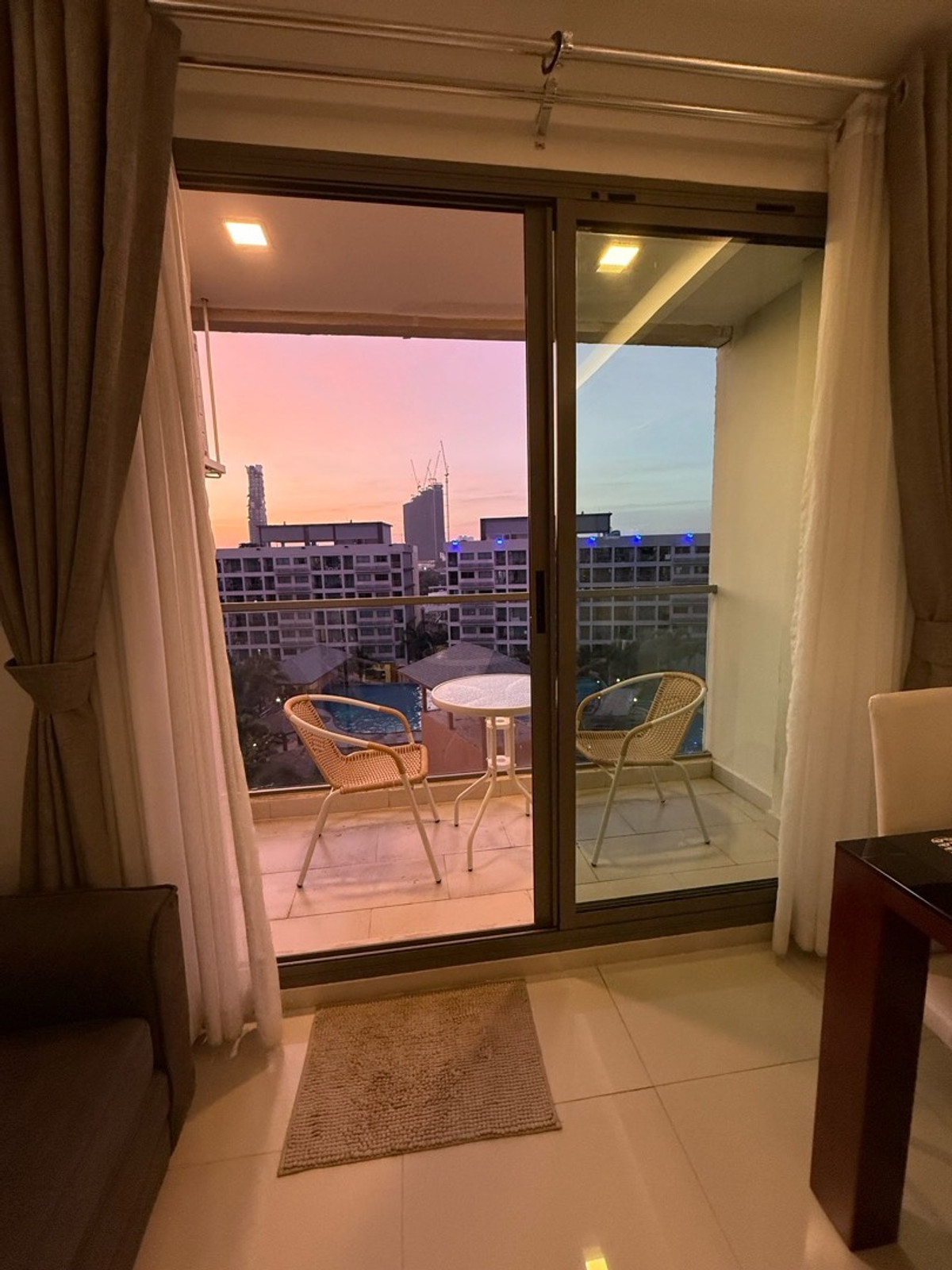 For RentCondoPattaya, Bangsaen, Chonburi : Condo For rent, Laguna Beach 3 Maldives, Pattaya 1bed 1 bath near Jomtien Beach size 24.42sqm. poolview