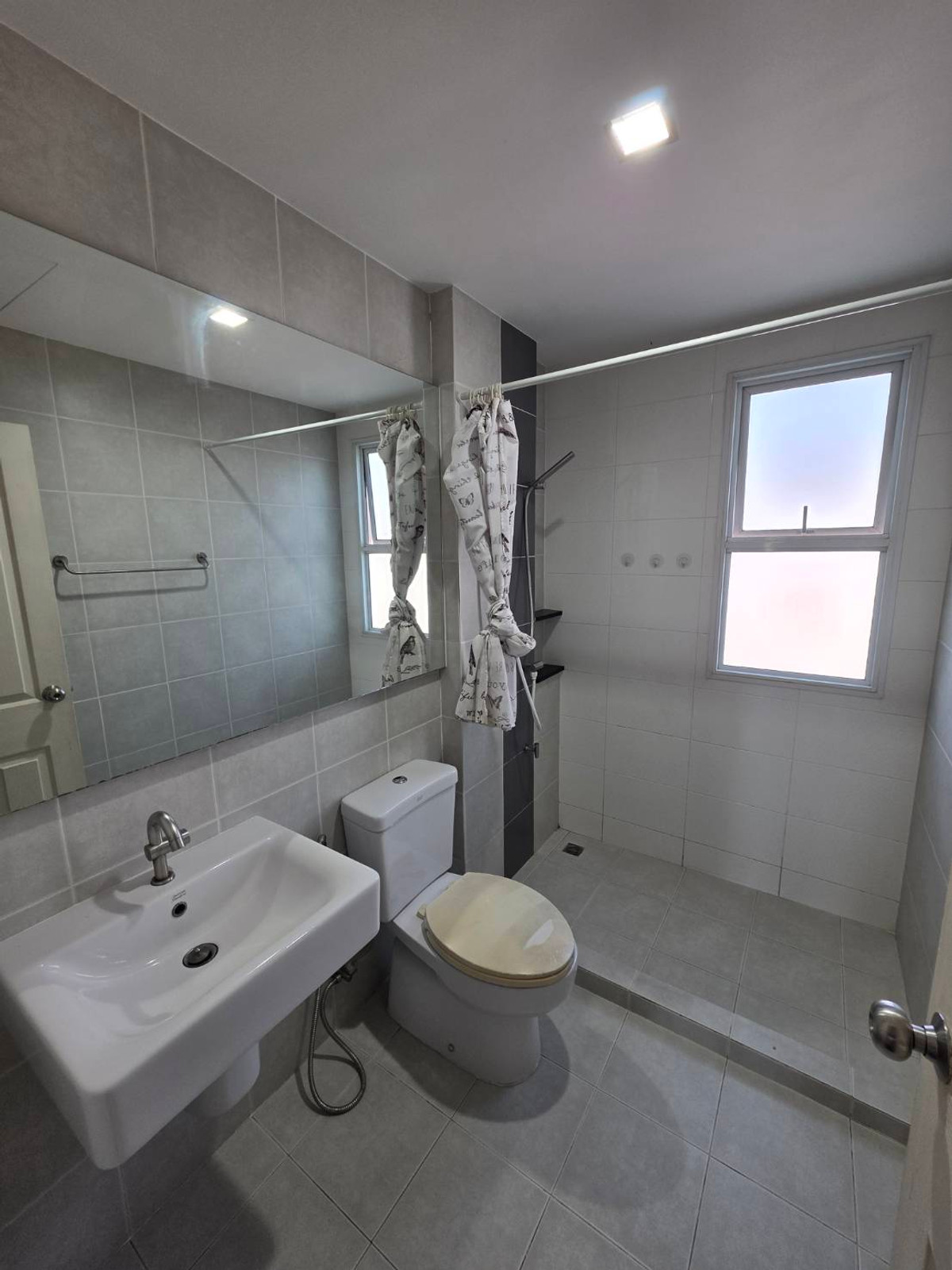 For RentTownhomeVipawadee, Don Mueang, Lak Si : Rent a town, Town, Avenue Six, Vibhavadi 60, near Central Ram Inthra only 11 minutes.