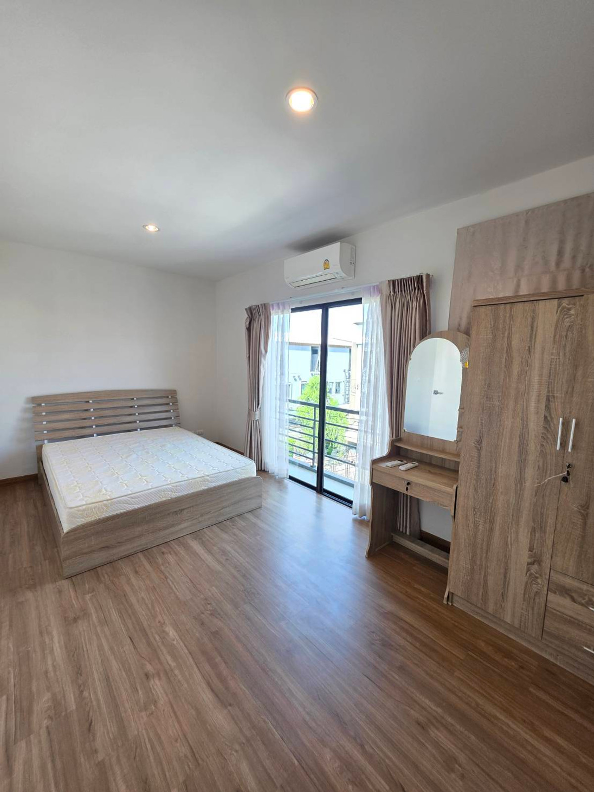 ขายทาวน์โฮมอ่อนนุช อุดมสุข : ใกล้รถไฟฟ้า สายสีเหลือง สถานีศรีนุช