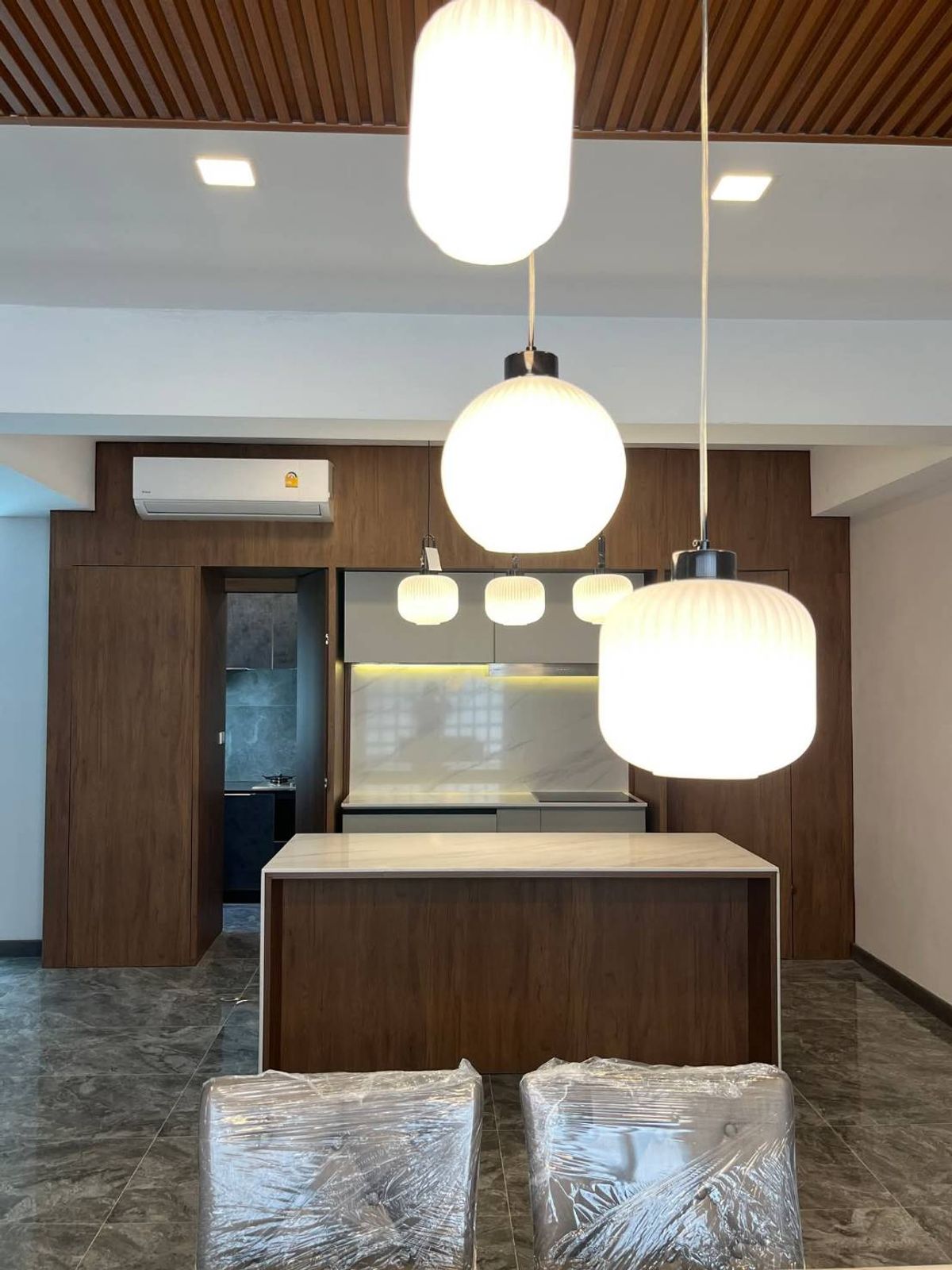 ให้เช่าทาวน์โฮมคลองเตย กล้วยน้ำไท : ทาวน์เฮ้าส์ให้เช่า ✨ White Mansion ✨ บ้าน 5 ชั้น 5 ห้องนอน 7 ห้องน้ำ ทองหล่อซอย 25