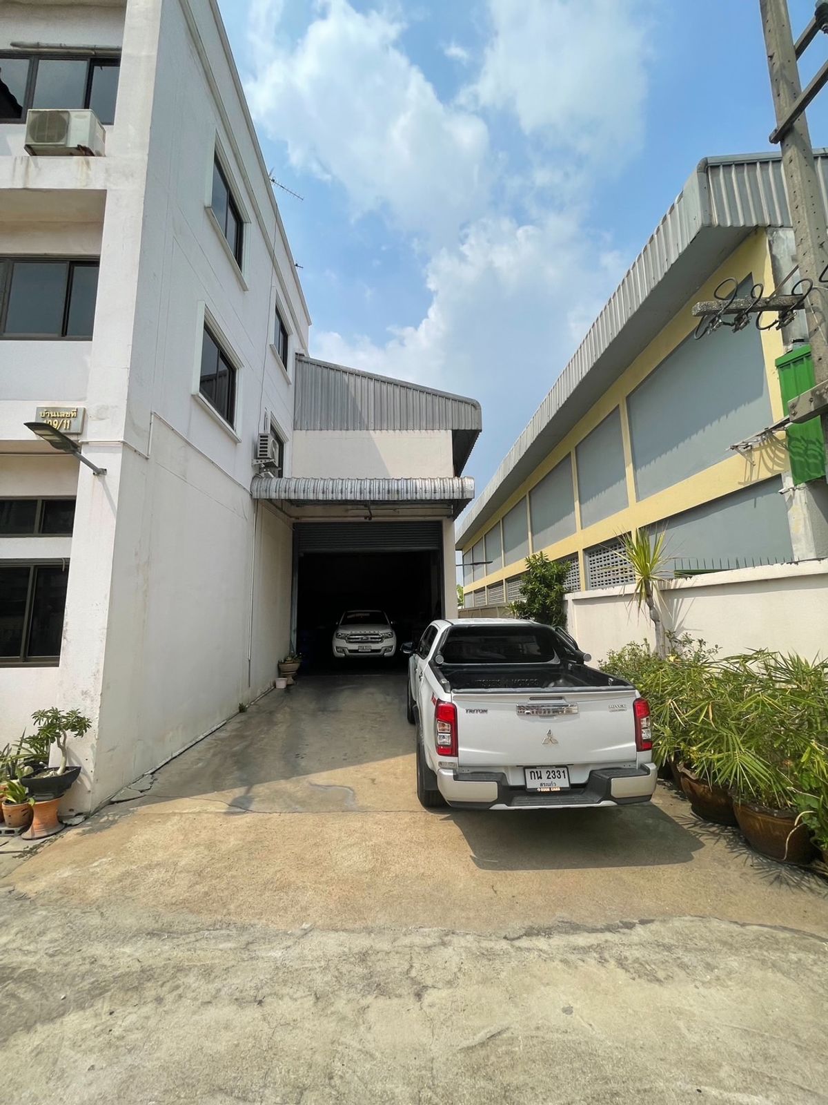 ขายโรงงานมหาชัย สมุทรสาคร : ขายโรงงานพร้อมบ้าน 3ชั้น ซอยเทศบาลคลองมะเดื่อ กระทุ่มแบน สมุทรสาคร