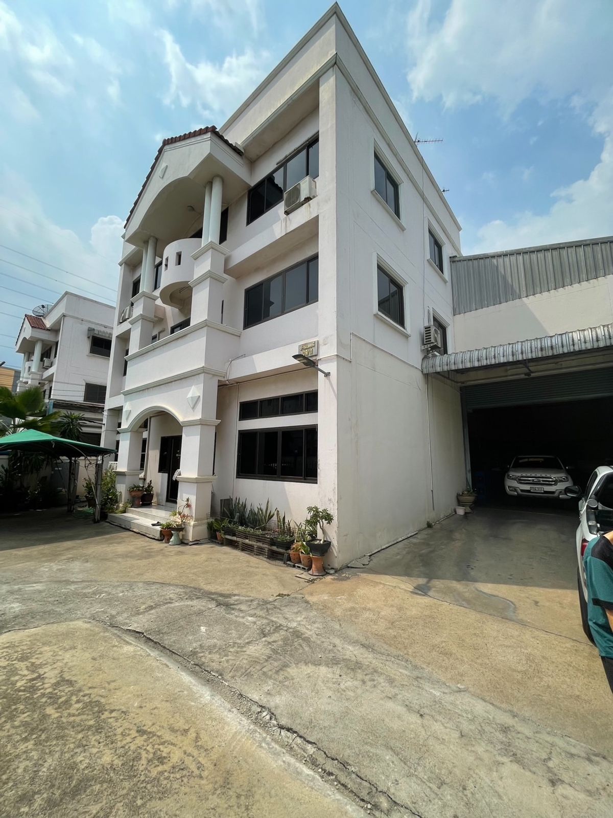 ขายโรงงานมหาชัย สมุทรสาคร : ขายโรงงานพร้อมบ้าน 3ชั้น ซอยเทศบาลคลองมะเดื่อ กระทุ่มแบน สมุทรสาคร