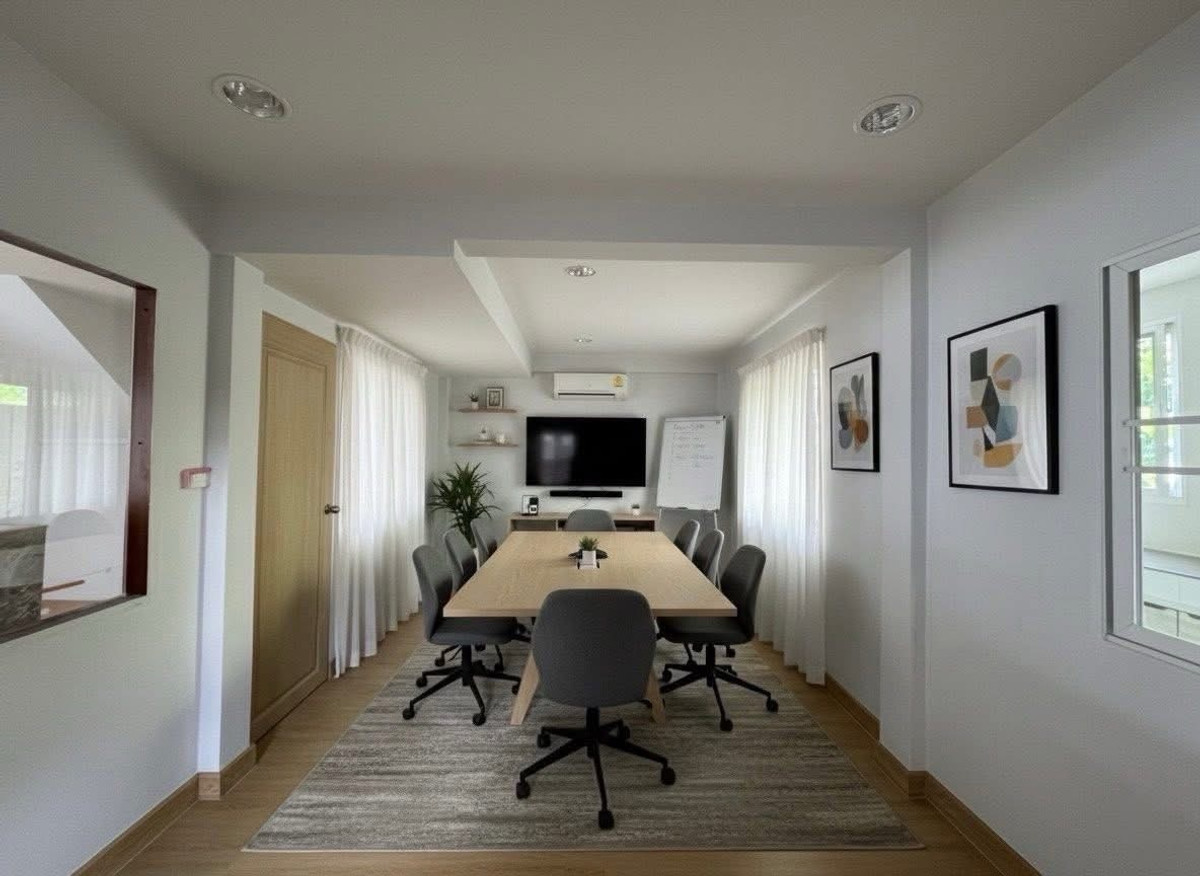 For RentHouseRatchadapisek, Huaikwang, Suttisan : Rent a detached house Near MRT Sutthisan 500 sq.m., 5 bedrooms, 4 bathrooms, private pool, Soi Chok Amnuay