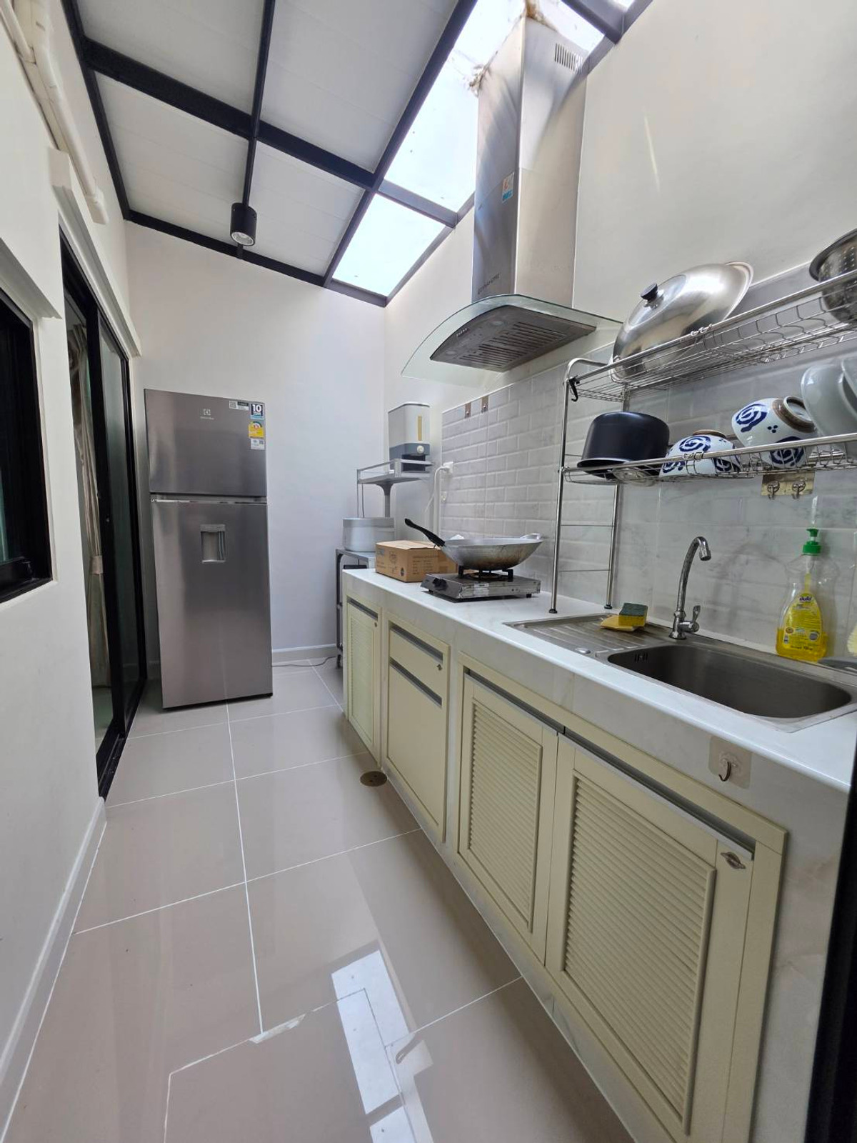 ขายทาวน์โฮมอ่อนนุช อุดมสุข : ใกล้รถไฟฟ้า สายสีเหลือง สถานีศรีนุช