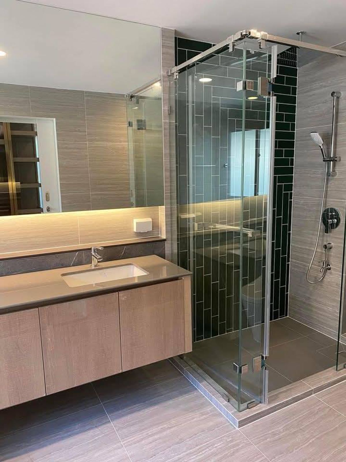 ให้เช่าบ้านพัฒนาการ ศรีนครินทร์ : บ้านเดี่ยวให้เช่า 🔥 Burasiri Krungthep Kreetha 🔥 4 ห้องนอน 5 ห้องน้ำ เฟอร์นิเจอร์ และ เครื่องใช้ไฟฟ้าครบ 