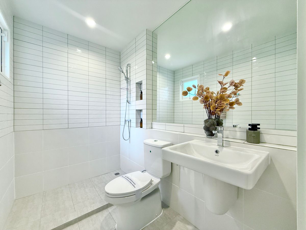 ขายบ้านนวมินทร์ รามอินทรา : Saransiri Chatuchot ส่วนกลางใหญ่กว่า 6 ไร่ บ้านเดี่ยว 3–4 นอน เริ่ม 7.99 ลบ. 📞 092-690-5445 เปิดจองรอบ Presale 4–5 ต.ค. นี้เท่านั้น 