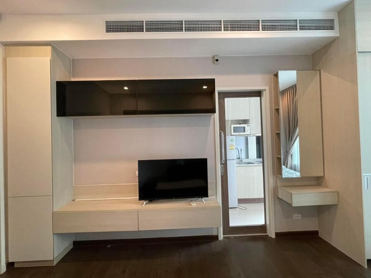 For SaleCondoRama9, Petchburi, RCA : Condo for Sale: Q Asoke 30 sqm | Floor 21