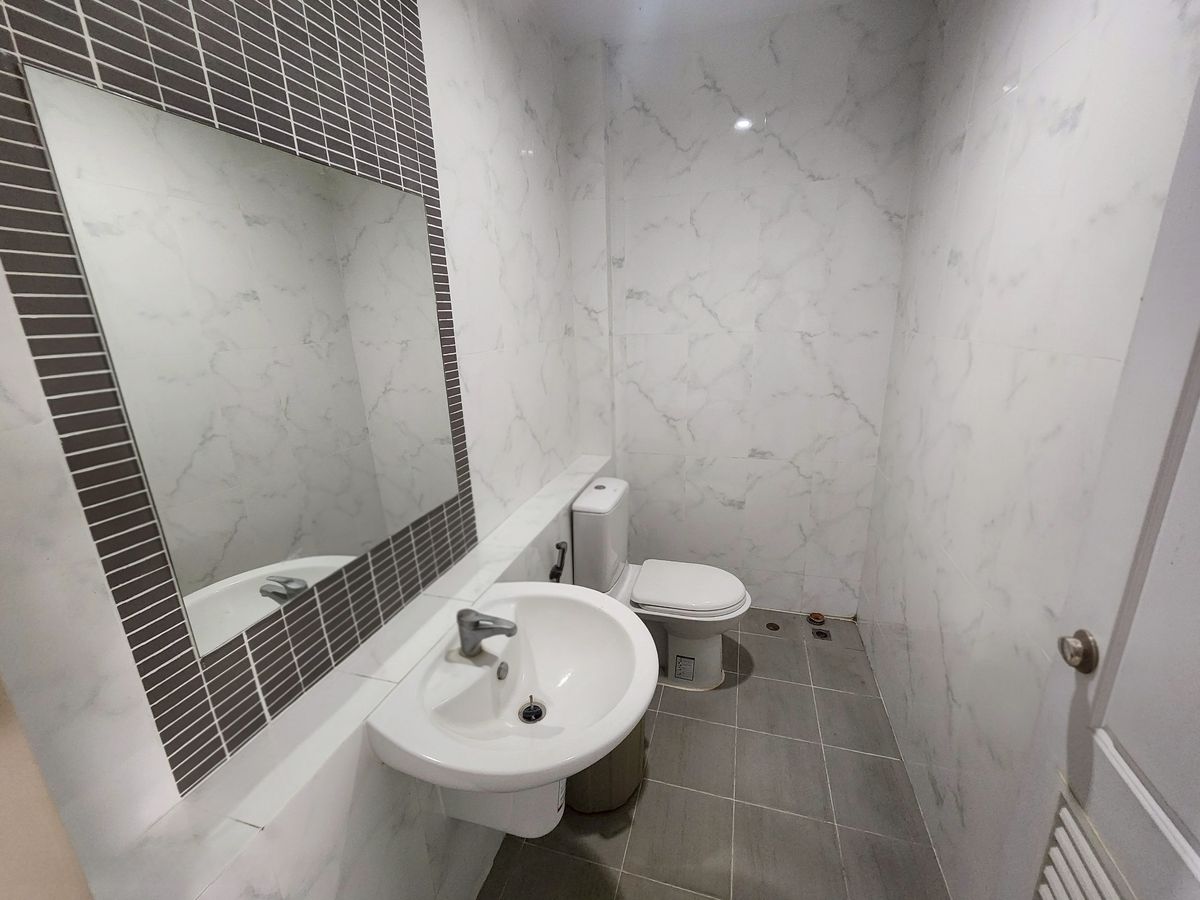 ทาวน์โฮมนวมินทร์ รามอินทรา : ขาย/ให้เช่า โฮมออฟฟิศเสนาทาวน์ นวมินทร์ 3 ชั้น ขนาด 23.6 ตร.ว.