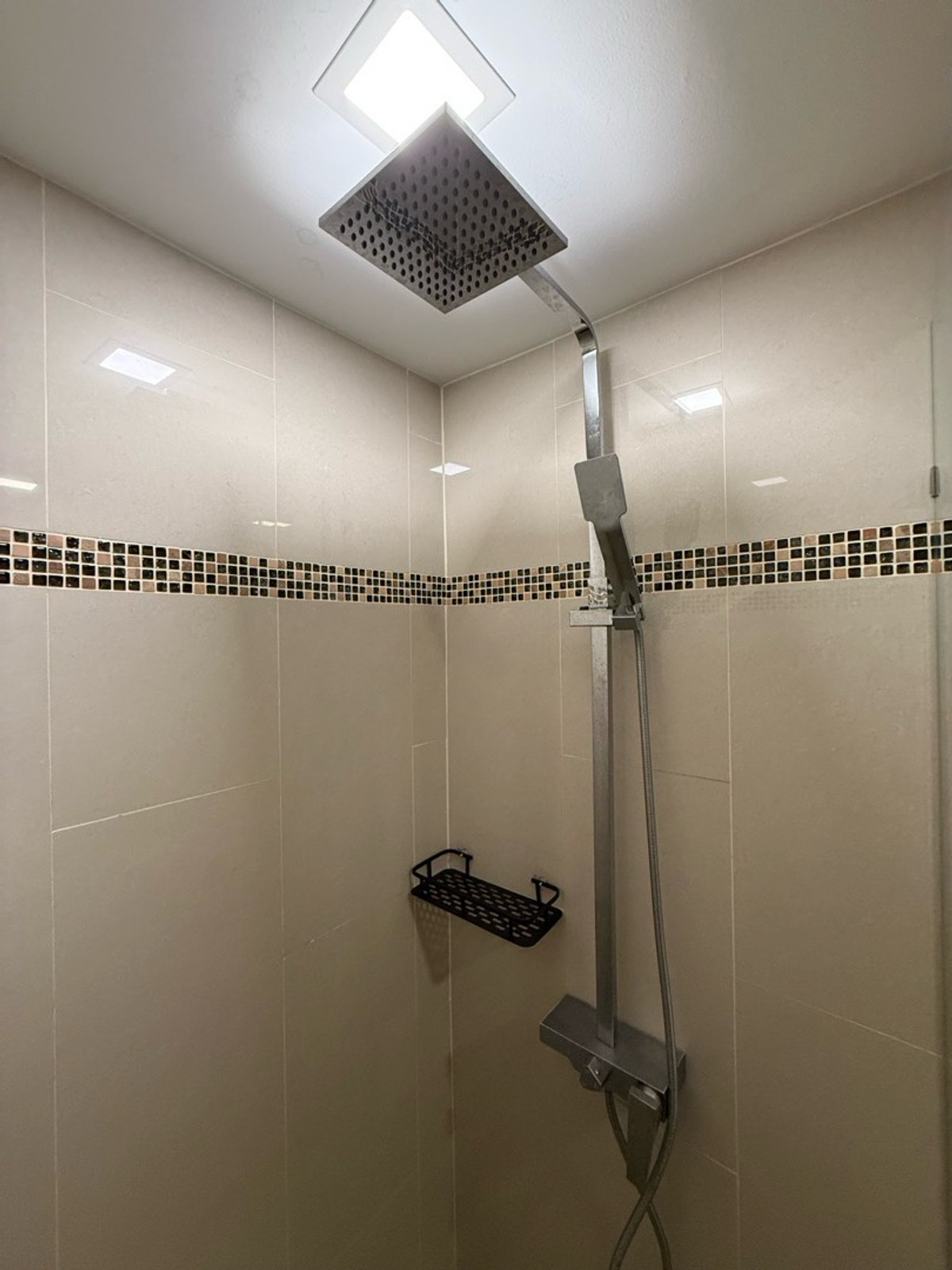 For RentCondoPattaya, Bangsaen, Chonburi : Condo For rent, Laguna Beach 3 Maldives, Pattaya 1bed 1 bath near Jomtien Beach size 24.42sqm. poolview