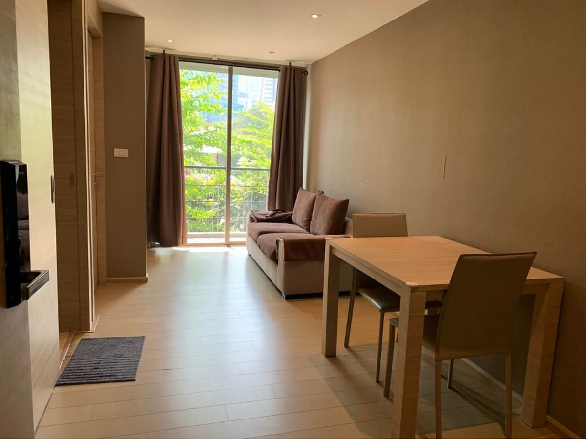 For RentCondoSilom, Saladaeng, Bangrak : Special Rental Rate! Only 23,000 THB/Month (Fully furnished with appliances included)