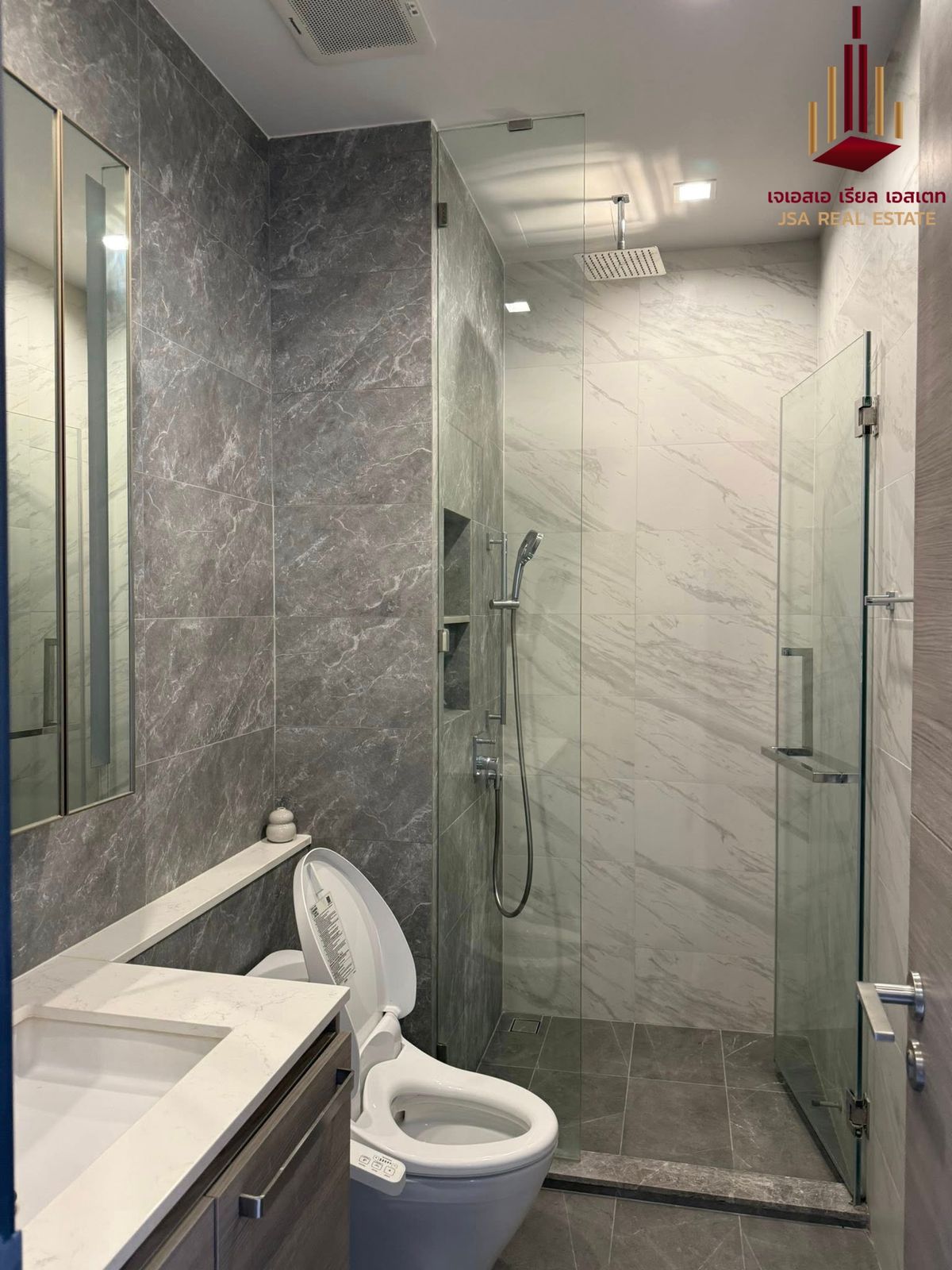 For RentCondoLadprao, Central Ladprao : ✨ For Rent: The Crest Park Residences Condo ✨ 💰 ONLY 28,000 THB/Month