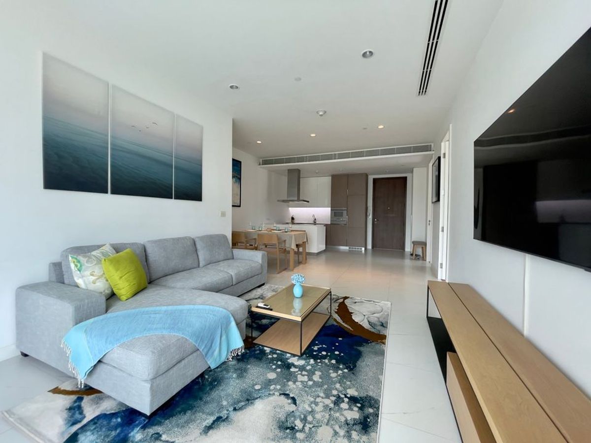 For RentCondoSathorn, Narathiwat : 185 Rajadamri for Rent *Corner Unit with Spacious Balcony & Amp; Panoramic Park View