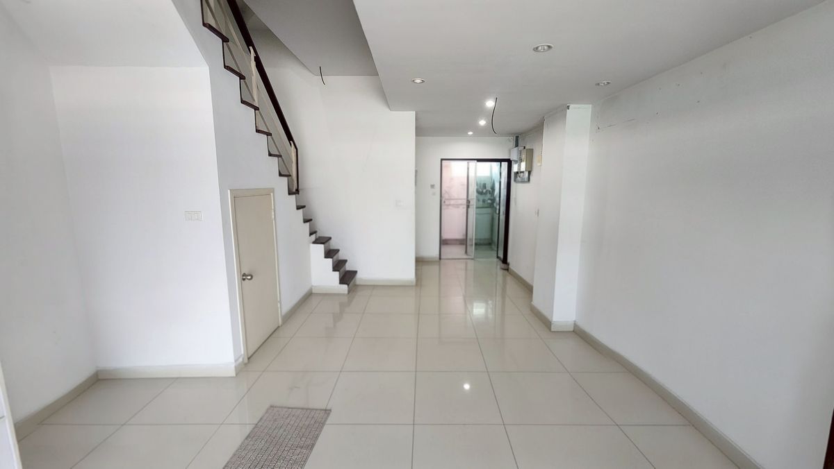 ทาวน์โฮมนวมินทร์ รามอินทรา : ขาย/ให้เช่า โฮมออฟฟิศเสนาทาวน์ นวมินทร์ 3 ชั้น ขนาด 23.6 ตร.ว.