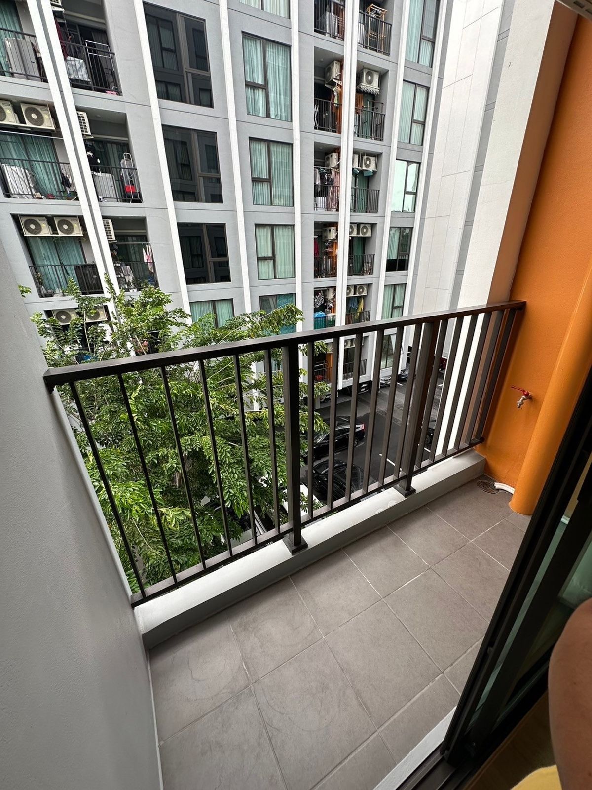 For SaleCondoLadprao101, Happy Land, The Mall Bang Kapi : Urgent sale 🔥 Feel Condo Lat Phrao 122 🔥 Near MRT Lat Phrao 101, fully furnished and equipped with appliances.