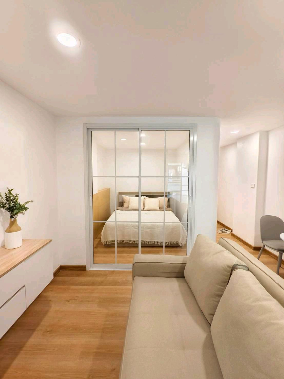 For SaleCondoRatchadapisek, Huaikwang, Suttisan : 💎 Only 1.09 million! Baan Phraya Phirom Condo Ratchada 36 🏙 Prime location near MRT Lat Phrao | Fully furnished, ready to move in immediately 🛋