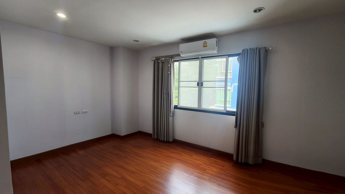 ทาวน์โฮมนวมินทร์ รามอินทรา : ขาย/ให้เช่า โฮมออฟฟิศเสนาทาวน์ นวมินทร์ 3 ชั้น ขนาด 23.6 ตร.ว.