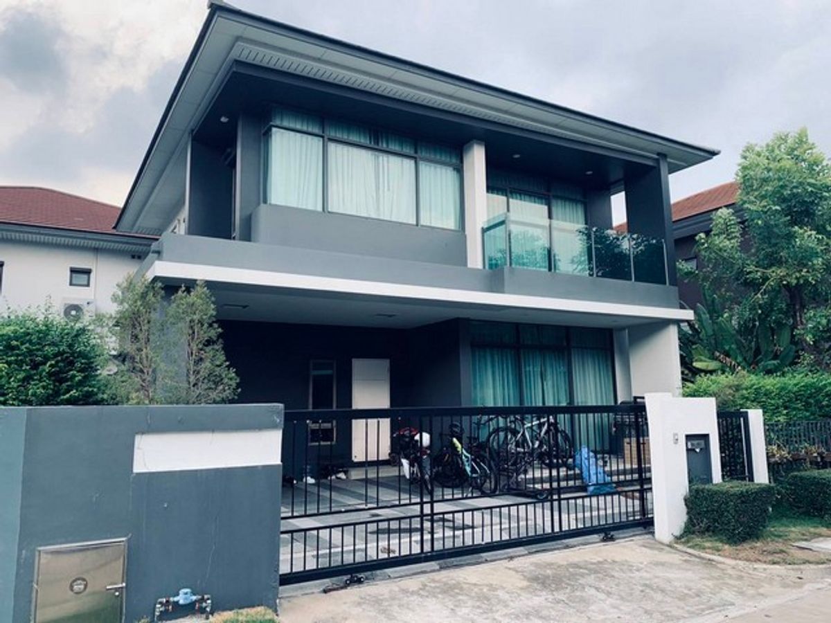 For RentHousePattanakan, Srinakarin : HR2899 2 -storey detached house for rent, Setthasiri, Krungthep Kreetha 1, suitable for convenient transportation