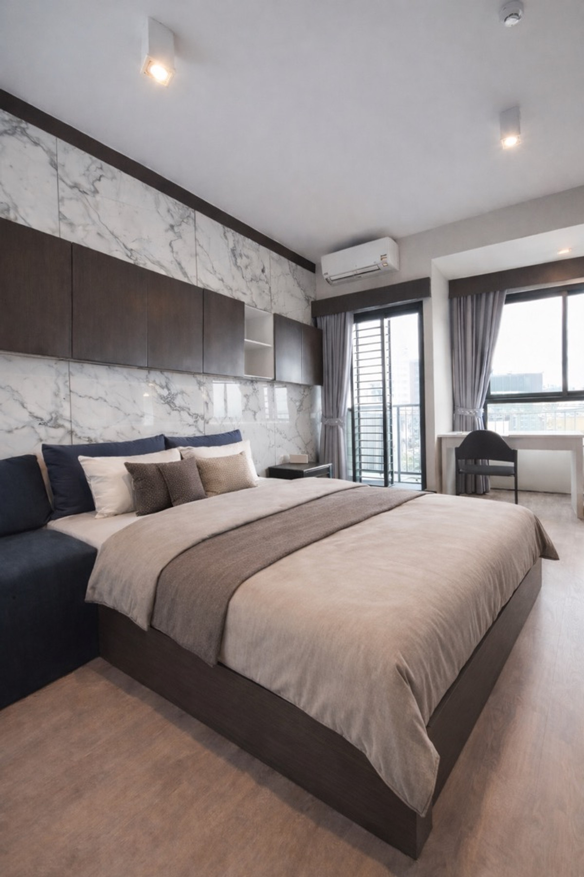 For RentCondoRama9, Petchburi, RCA : Ideo Rama 9 --asoke New Room ✨ Attached to Wallpaper in the whole room 🛋️💗 Near MRT Rama 9