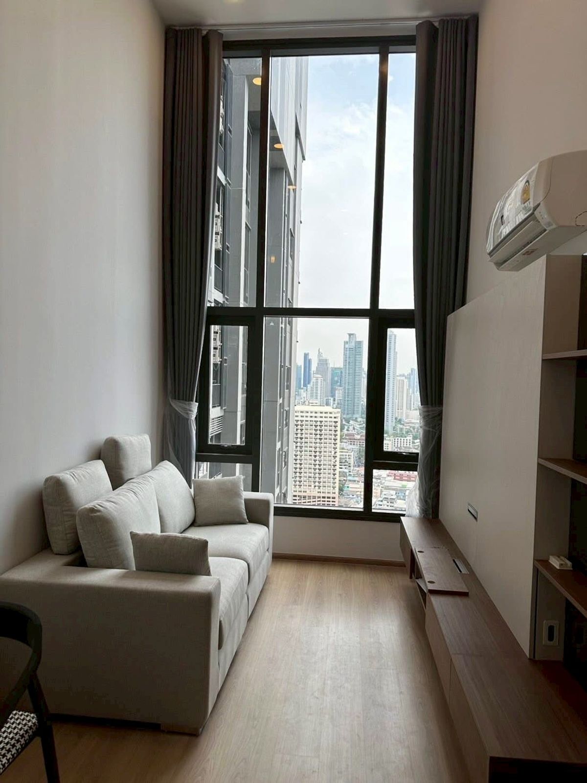 ให้เช่าคอนโดคลองเตย กล้วยน้ำไท : ST293 Condo Life อโศก-พระราม 4 | Duplex เพดานสูง วิวเมือง ชั้นสูง ใกล้ MRT