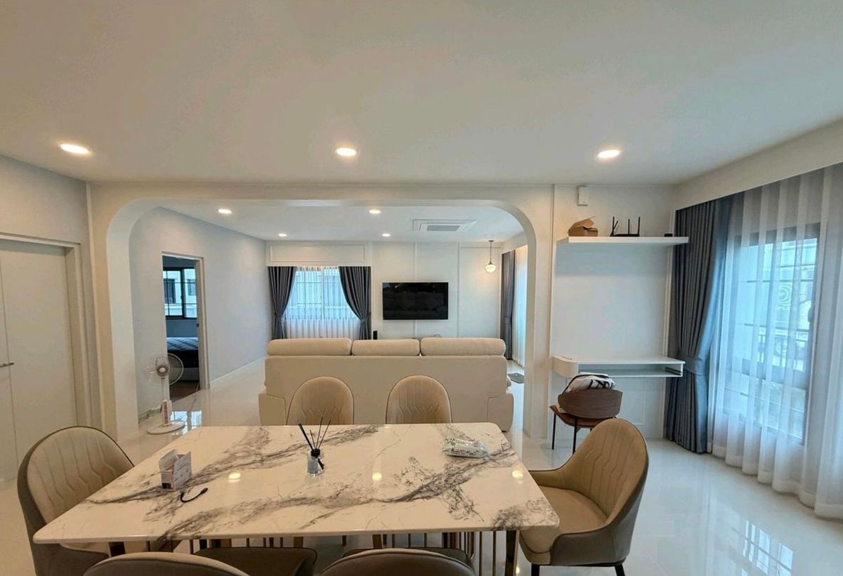 ให้เช่าบ้านบางนา แบริ่ง ลาซาล : เช่าบ้านเดี่ยว 2 ชั้น ม. เซนโทร บางนา สวย หรูหรา เฟอร์ครบ ใกล้ ศูนย์การค้าเมกา บางนา สนใจแอตไลน์ครับ@841qqlnr