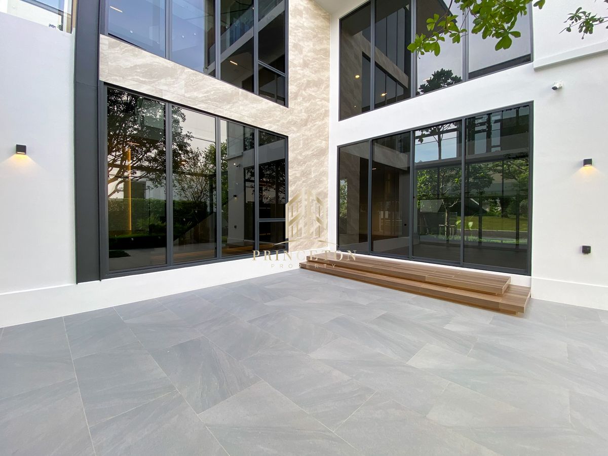 For SaleHouseLadkrabang, Suwannaphum Airport : VIVE New Krungthep Kreetha Luxury 3-Storey Modern Home 📞092-4252445