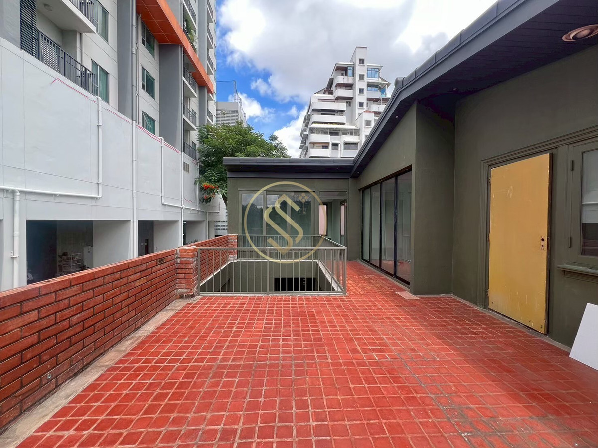 ให้เช่าบ้านสะพานควาย จตุจักร : ให้เช่าบ้านเดี่ยว 2 ชั้น ติดถนนประติพัทธ์ บ้านเดี่ยวดีไซน์สวย มีเอกลักษณ์ ตรงข้ามร้านพริกหยวก ติดถนนประดิพัทธ์ 