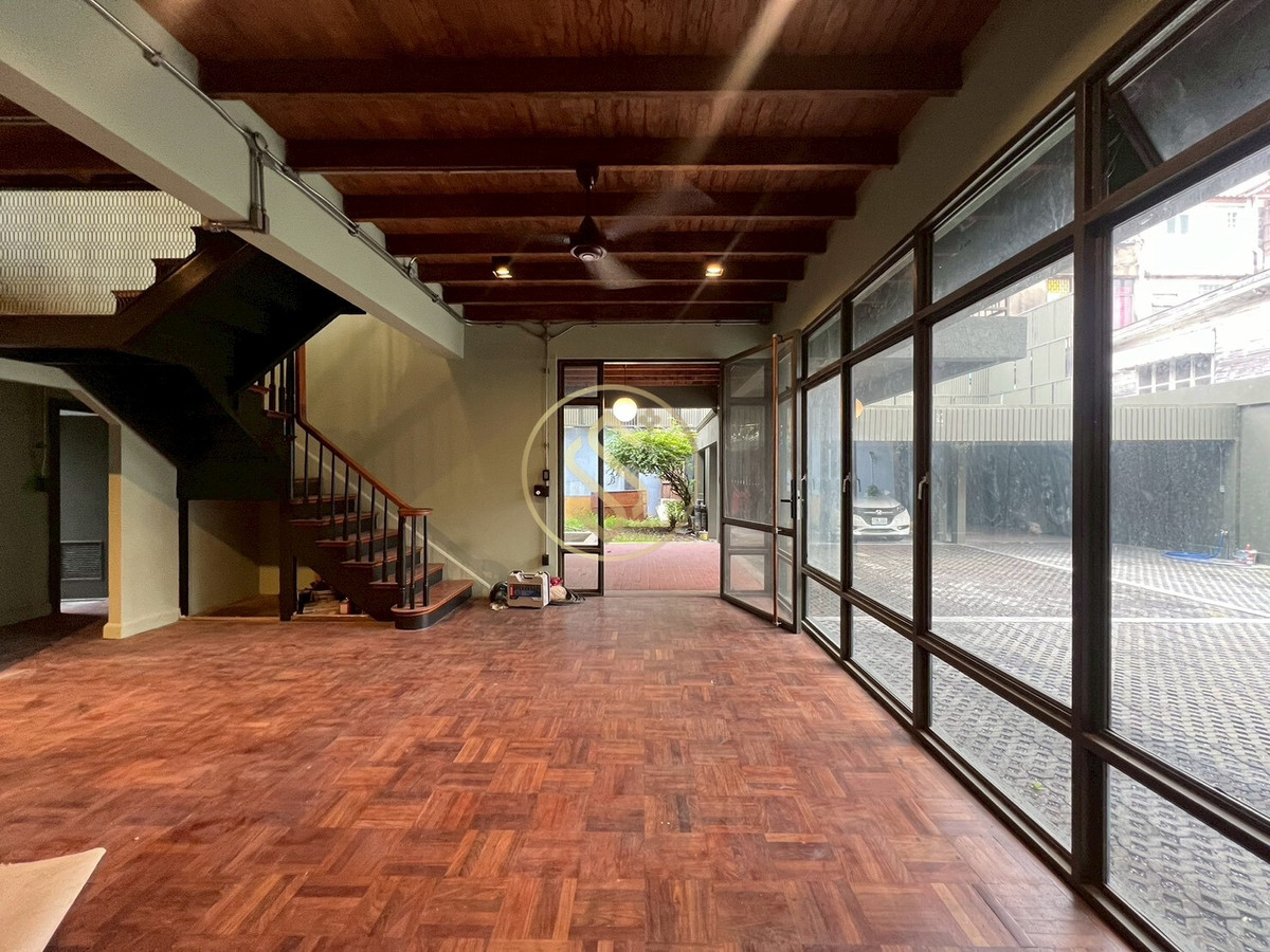 ให้เช่าบ้านสะพานควาย จตุจักร : ให้เช่าบ้านเดี่ยว 2 ชั้น ติดถนนประติพัทธ์ บ้านเดี่ยวดีไซน์สวย มีเอกลักษณ์ ตรงข้ามร้านพริกหยวก ติดถนนประดิพัทธ์ 