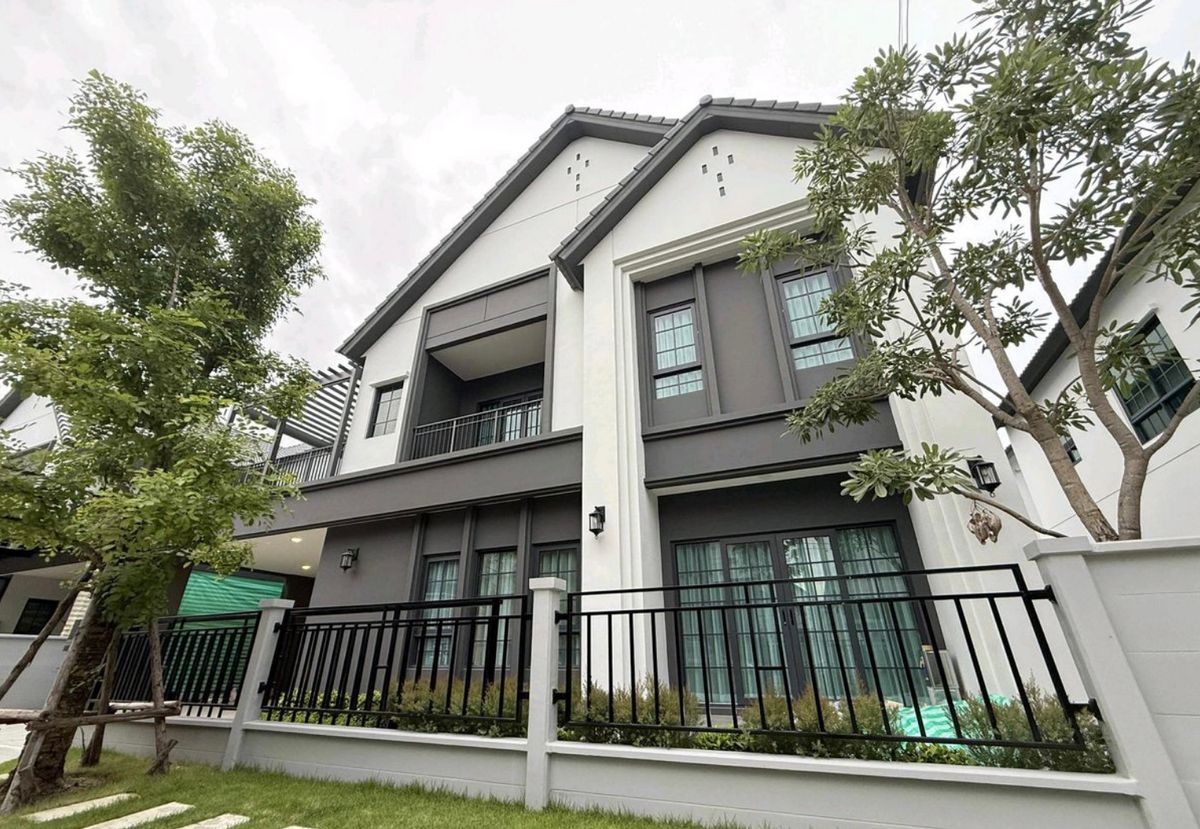 For RentHouseBangna, Bearing, Lasalle : Rent a 2 -story detached house, Senro, Bangna, beautiful, luxurious, close to the Mega Bangna shopping center. Interested in Atline.@841QLNR