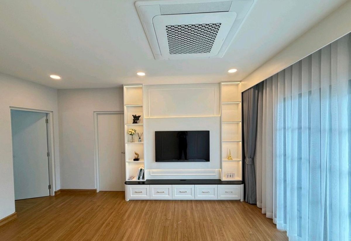 ให้เช่าบ้านบางนา แบริ่ง ลาซาล : เช่าบ้านเดี่ยว 2 ชั้น ม. เซนโทร บางนา สวย หรูหรา เฟอร์ครบ ใกล้ ศูนย์การค้าเมกา บางนา สนใจแอตไลน์ครับ@841qqlnr