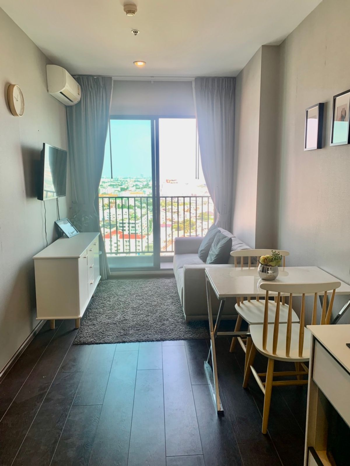 คอนโดสุขุมวิท อโศก ทองหล่อ : Condo High-rise for rent 高樓公寓出租  C-Eakkamai ///Near BTS Ekkamai 2.3 km.