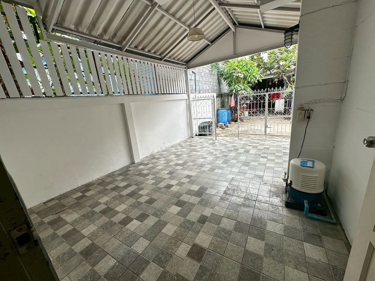 ขายทาวน์โฮมปทุมธานี รังสิต ธรรมศาสตร์ : 🔥 ขายด่วน🔥 TownHouse🔥 ใกล้ตลาดAC ลำลูกกาคลองสี่ 2นอน2น้ำ  16ตรว. เพียง 1.5 MB เท่านั้น