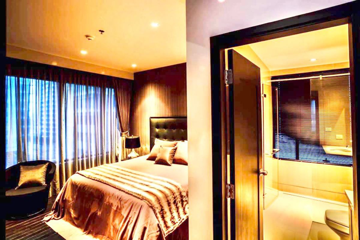 CondoSukhumvit, Asoke, Thonglor : • 𝐄𝐦𝐩𝐥𝐨𝐫𝐢𝐨 𝐏𝐥𝐚𝐜𝐞 • 𝟑 𝐁𝐞𝐝 𝟑 𝐁𝐚𝐭𝐡 • 𝟏𝟔𝟏 𝐒𝐪𝐦. • 𝐅𝐮𝐥𝐥𝐲-𝐅𝐮𝐫𝐧𝐢𝐬𝐡𝐞𝐝 •   𝐋𝐢𝐧𝐞 𝐈𝐃 : 𝐕𝐚𝐬𝐬𝐢𝐥𝐲