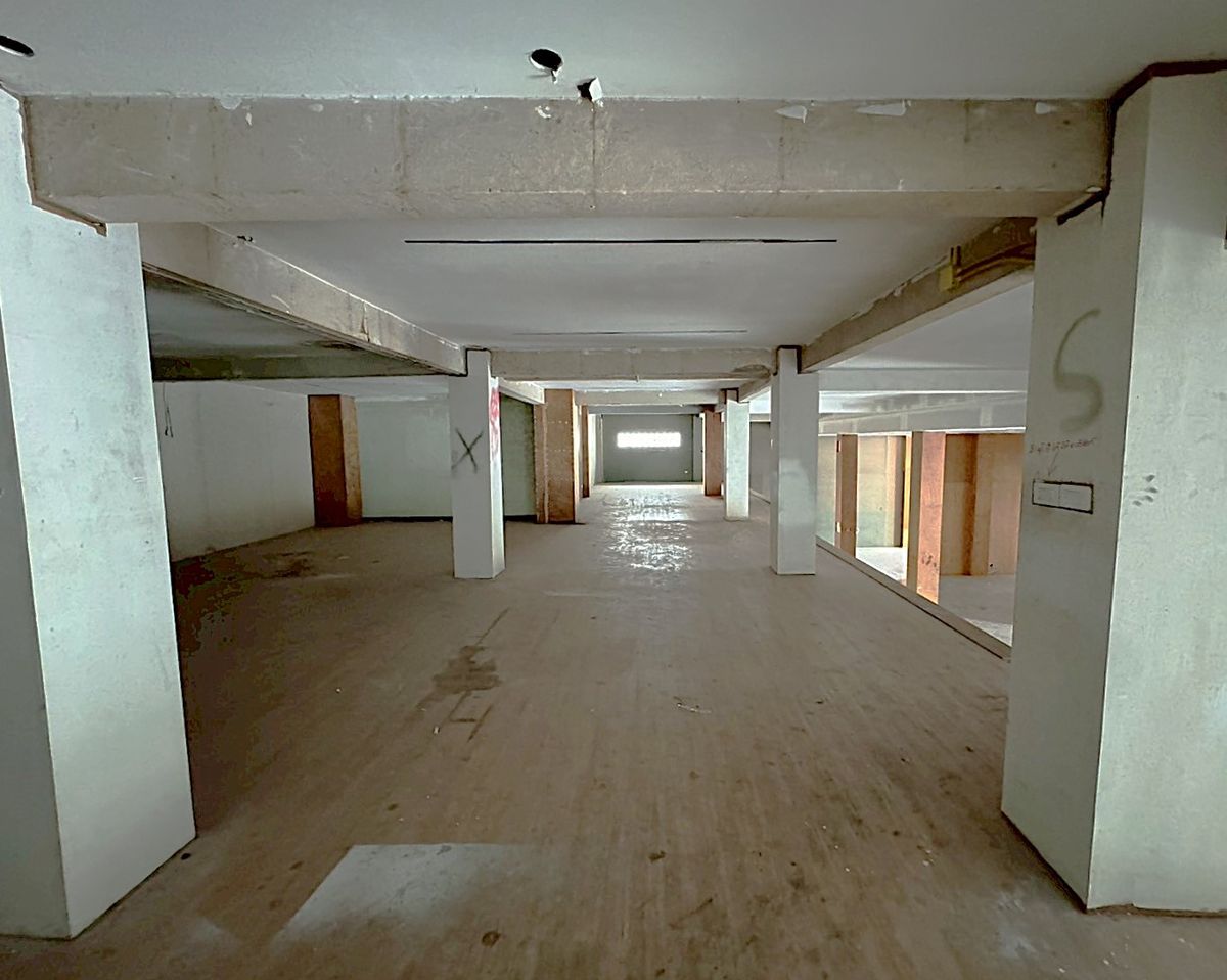 For RentShop HouseRama9, Petchburi, RCA : Commercial building, 5 units, walking distance to Airport Link ** NO CO-AGENT ** 